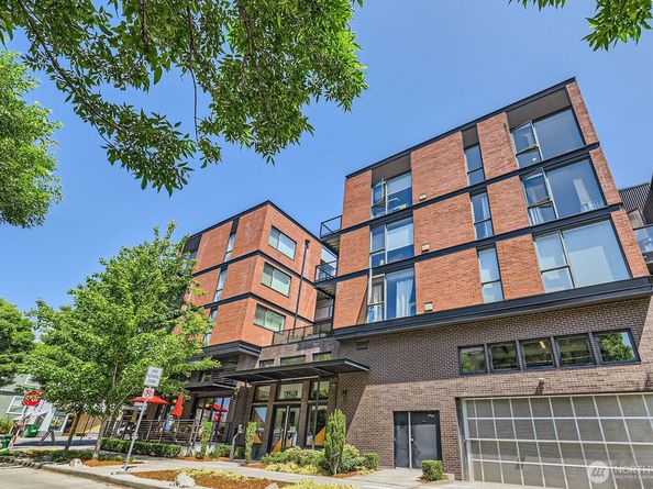 1601 N 45th Street 411, Seattle WA 98103