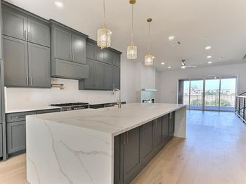 404  Vista Buena Trail 