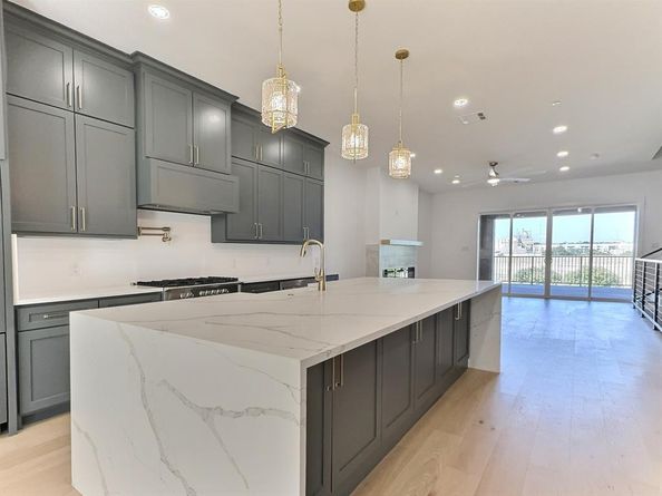 404  Vista Buena Trail , Fort Worth Texas 76111