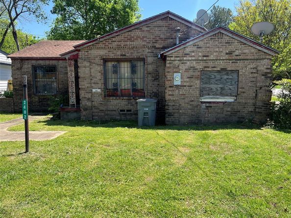 2402 E Overton Road , Dallas Texas 75216