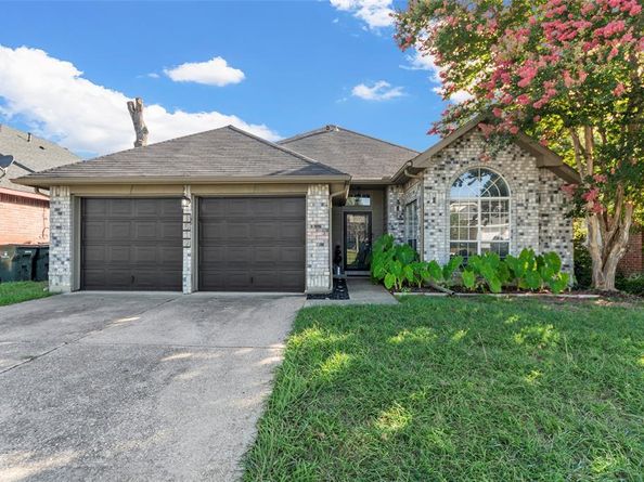 1517  Eastview Drive , Garland Texas 75040