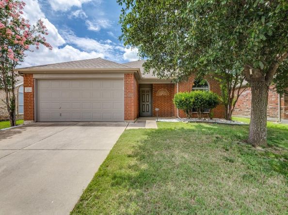 1213  Round Pen Run , Fort Worth Texas 76052