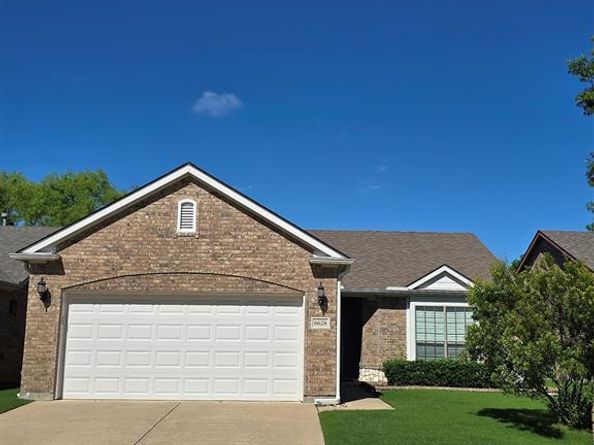 6628  Purbeck Trail , Denton Texas 76210