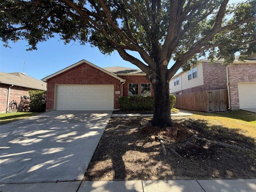 1313  Sandpiper  , Aubrey Texas 76227
