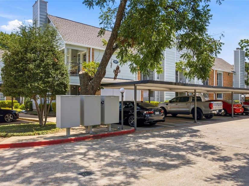 3206 S Fielder Road  100, Arlington Texas 76015