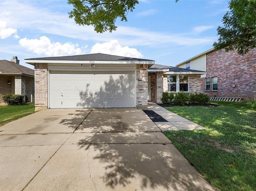 9121  Riding Stable Lane , Fort Worth Texas 76123
