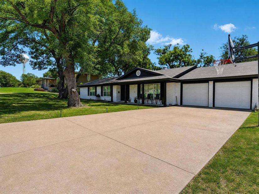 8117  Rush Street , Benbrook Texas 76116
