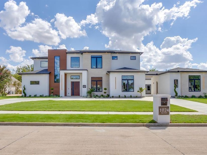 1024  Parview Circle , Grand Prairie Texas 75104