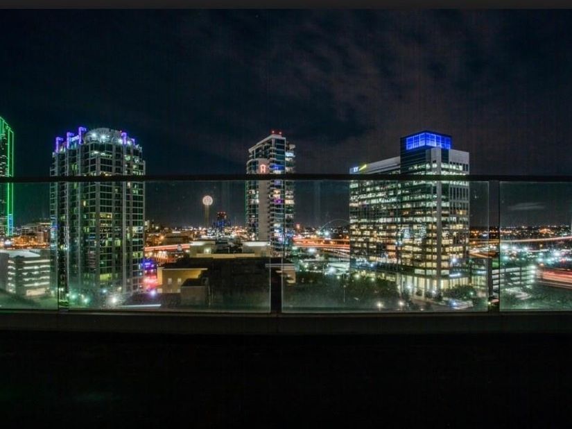 2408  Victory Park Lane  1034, Dallas Texas 75219