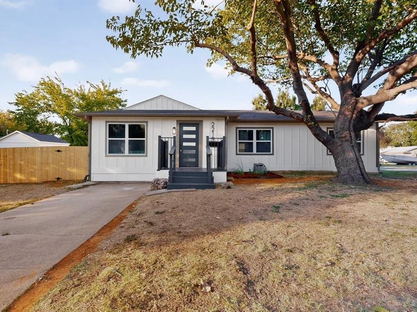 2219  Morgan Street , Irving Texas 75062