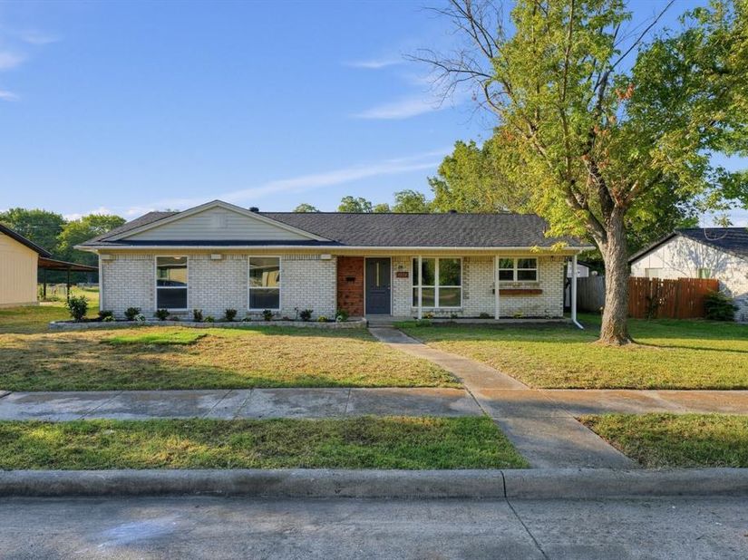 1026  Quebec Drive , Garland Texas 75040