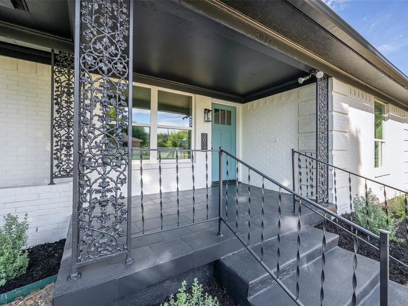 3017  San Medina Avenue , Dallas Texas 75228