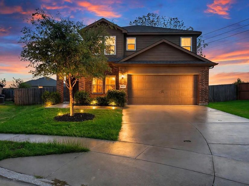 8641  Fawn Hill Court , Fort Worth Texas 76134