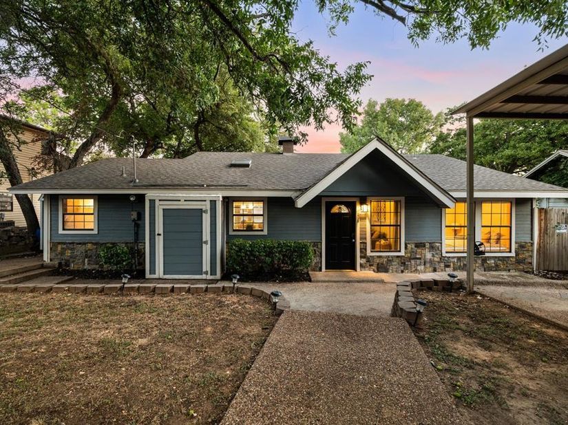 1720  Rogers Road , Newark Texas 76071