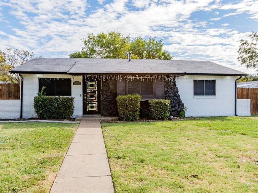 1528  Debbie Drive , Plano Texas 75074