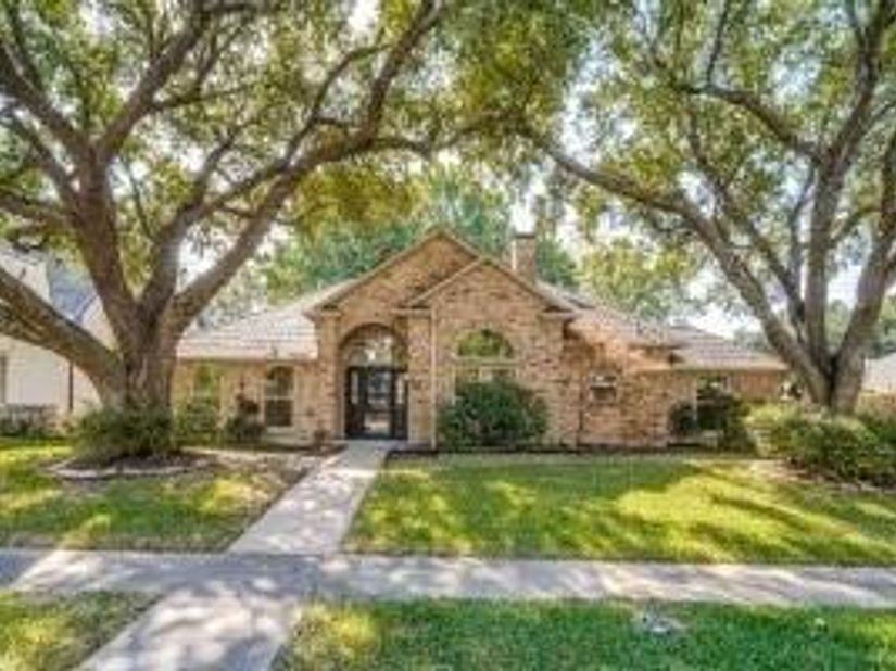800  Parkhaven Drive , Mesquite Texas 75149