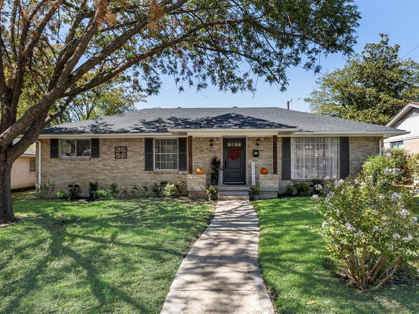5235  Dazzle Drive , Dallas Texas 75232