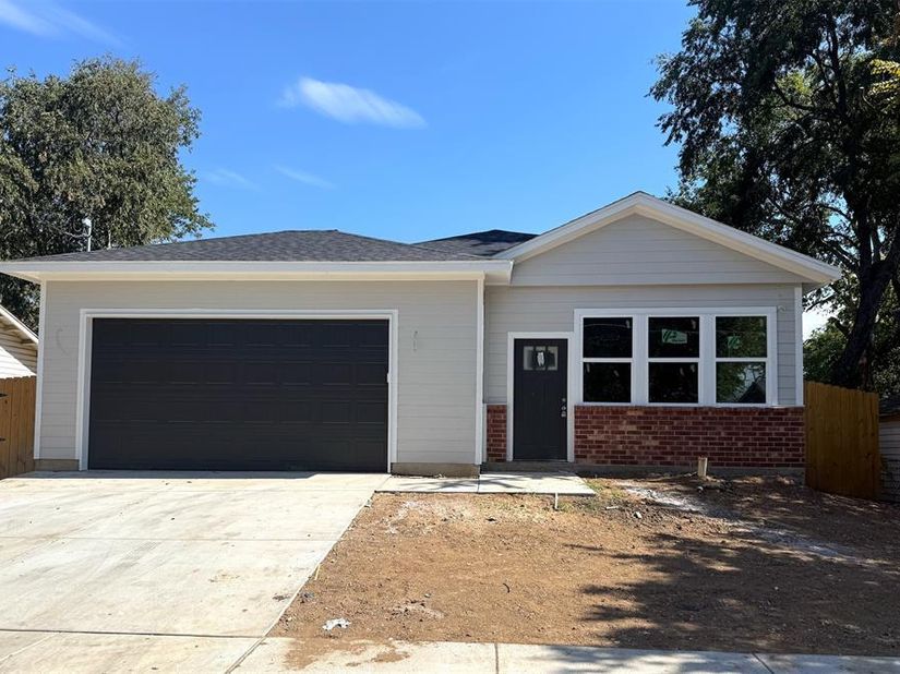 2723  Gertrude Avenue , Dallas Texas 75210