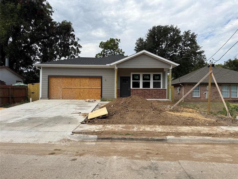 2723  Gertrude Avenue , Dallas Texas 75210
