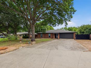 917 E Worth Street 