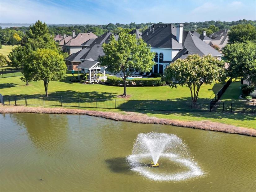 1340  Fairlakes Pointe Drive , Rockwall Texas 75087