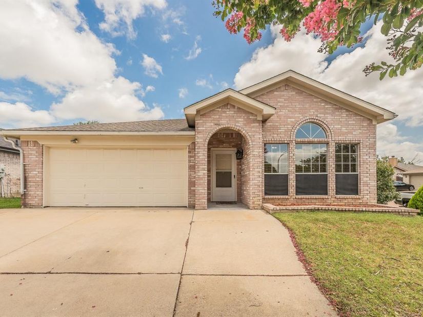 10212  Brea Canyon Road , Fort Worth Texas 76108