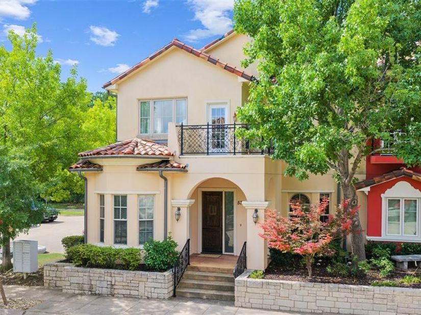 53  Piazza Lane  110, Colleyville Texas 76034