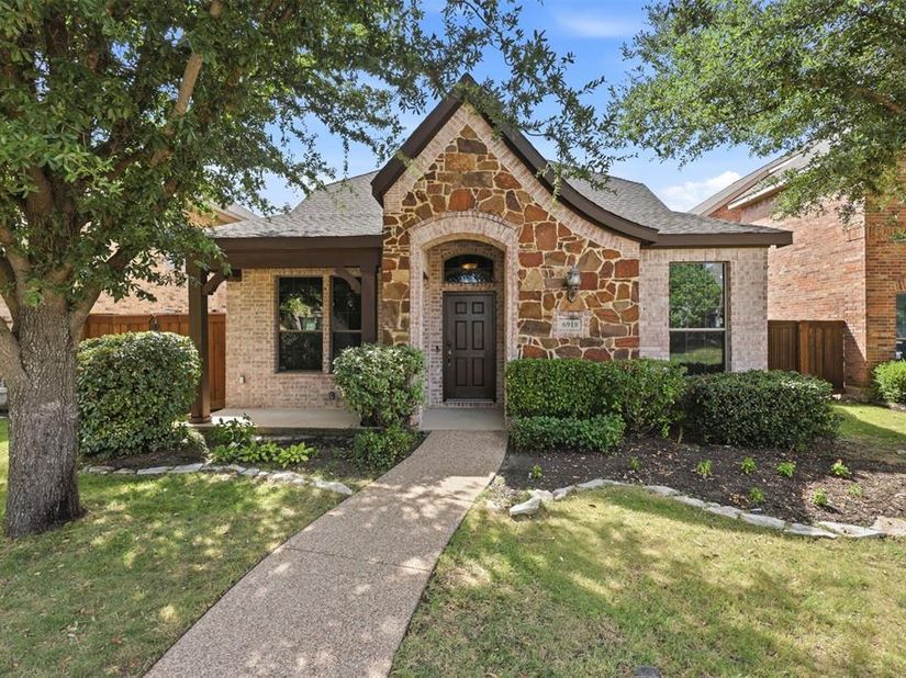 6918  Nava  , Grand Prairie Texas 75054