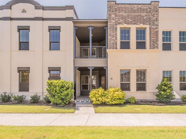 305  Sunset Lane  103, Fort Worth Texas 76114