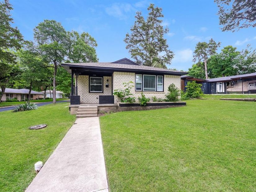2346  Rexlawn Drive , Dallas Texas 75227