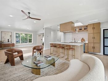 8034  Greenhollow  