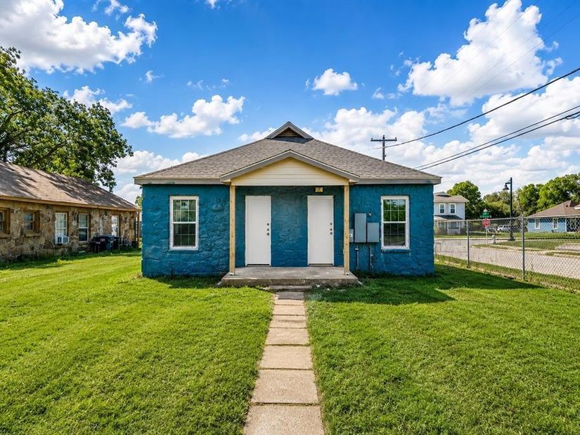 1601 E Hattie Street , Fort Worth Texas 76104