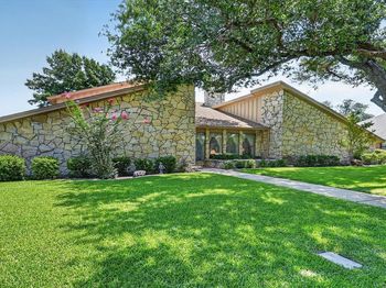 4001  Snow Creek Drive 