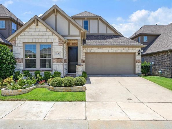 2256  Briar Ridge Trail , Carrollton Texas 75010
