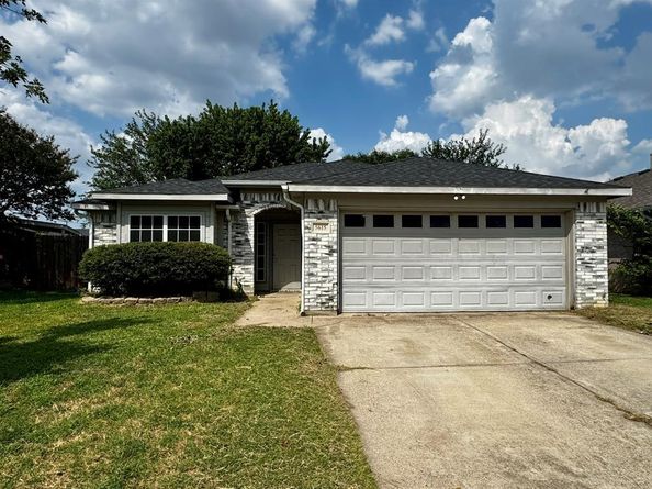 5615  Alicante Drive , Arlington Texas 76017