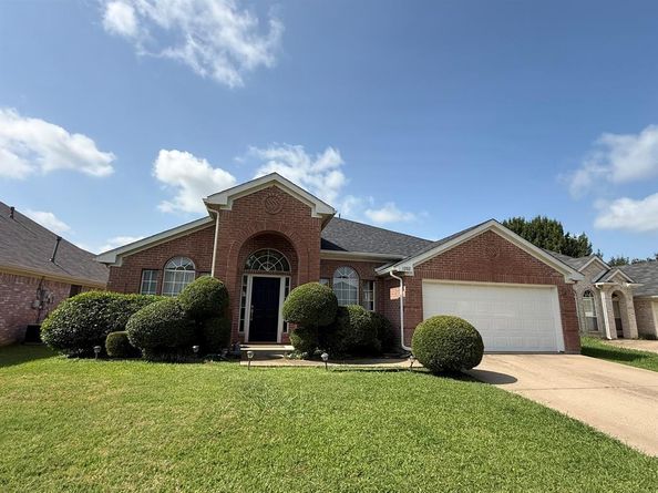 1202  Golden View Court , Arlington Texas 76001