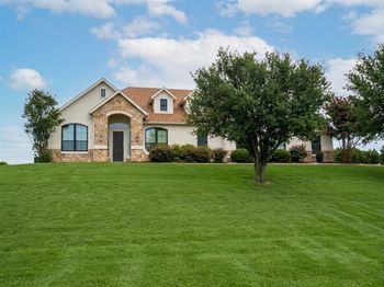 10400  Los Rios Drive 