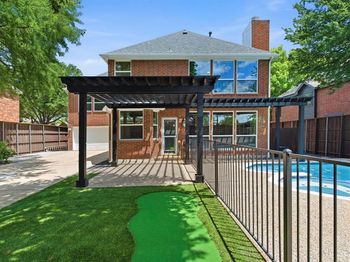 1123  Hampton Drive 