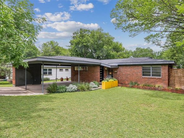 2223  Forest Oaks Drive , Dallas Texas 75228