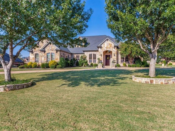 1036  Falcon Creek Drive , Kennedale Texas 76060