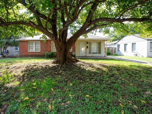 3504  Mission Street , Fort Worth Texas 76109