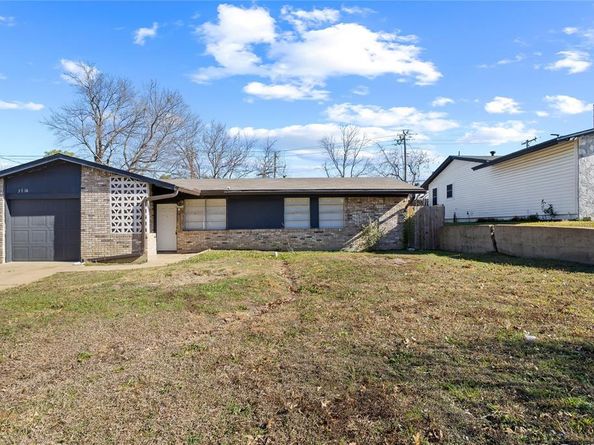 3718  Yellowstone Street , Irving Texas 75062