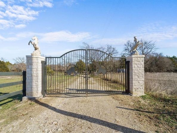 1006 S Clark Road , Cedar Hill Texas 75104