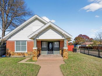 2703  Gladstone Drive 