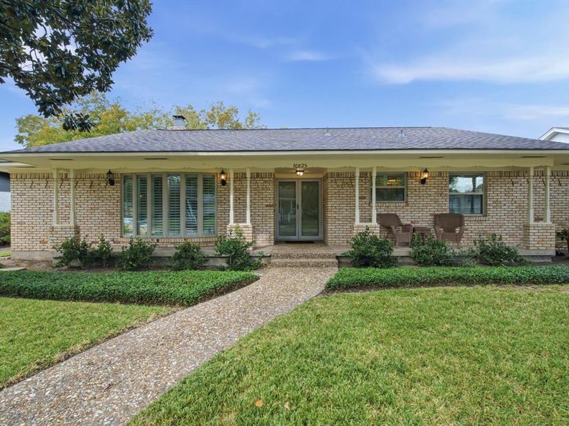 10825  Waterbridge Circle , Dallas Texas 75218