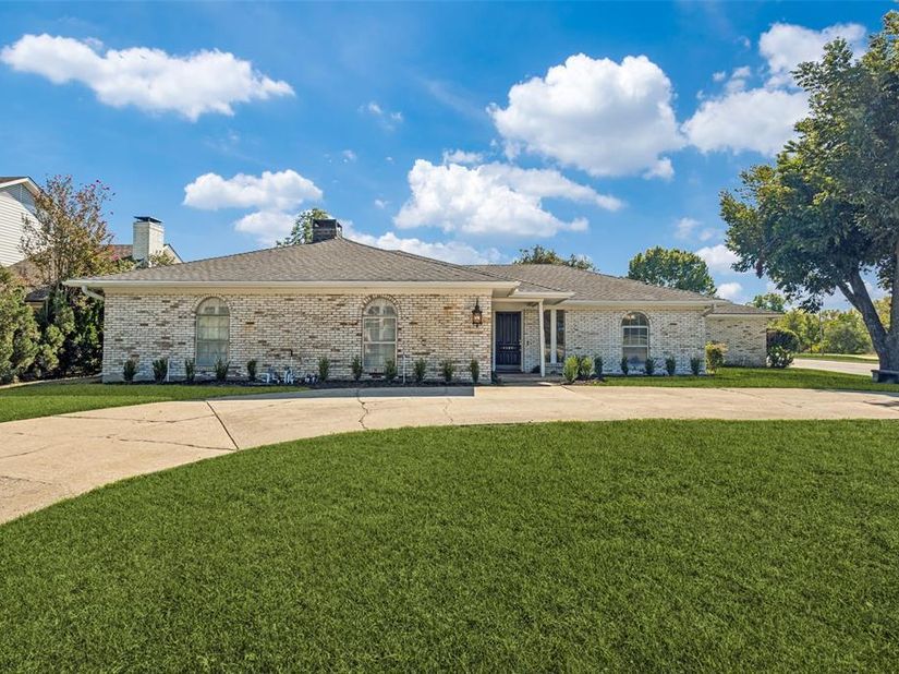 1137  Mill Springs , Richardson Texas 75080