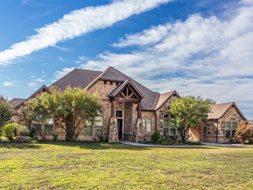 1531  Velda Kay Lane , Fort Worth Texas 76052