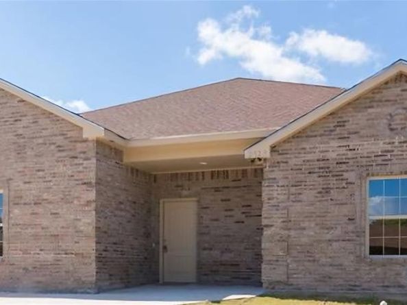 2923 E Pepperidge Drive , Lancaster Texas 75134