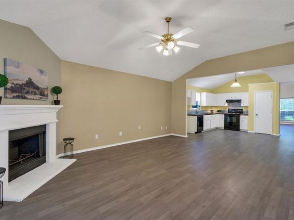 10212  Brea Canyon Road , Fort Worth Texas 76108