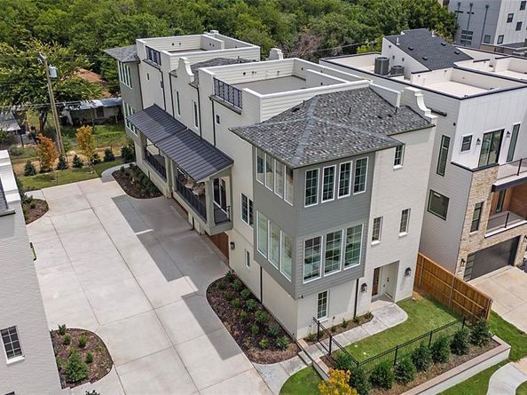 1029  Mobile Street , Dallas Texas 75208